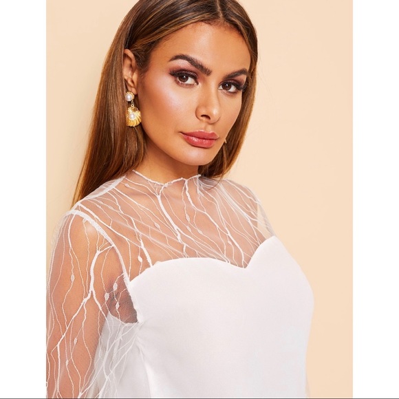 ❗️LAST CHANCE❗️NWOT White mock neck mesh blouse - Picture 5 of 6